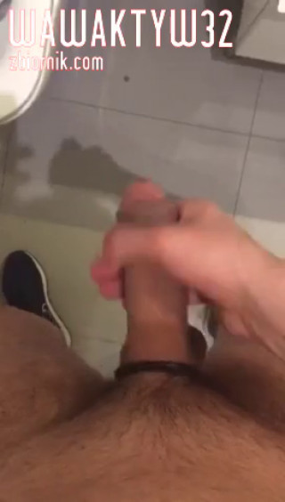 B5C7A598-171F-4584-886E-94A8BE3F4BD1.MOV