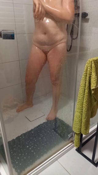 Szybki prysznic :)