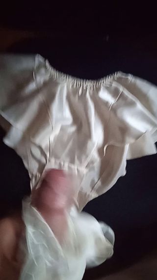 VID_20220812_195159.mp4