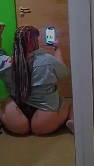 Snapchat-1194103381.mp4