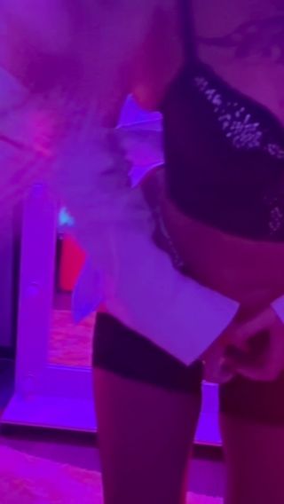 Emiliya_RedGirl